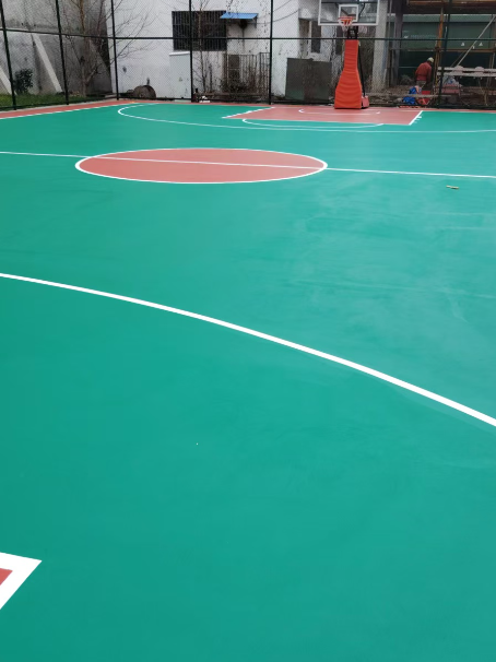 叶城 球场长期使用易出现地面开裂